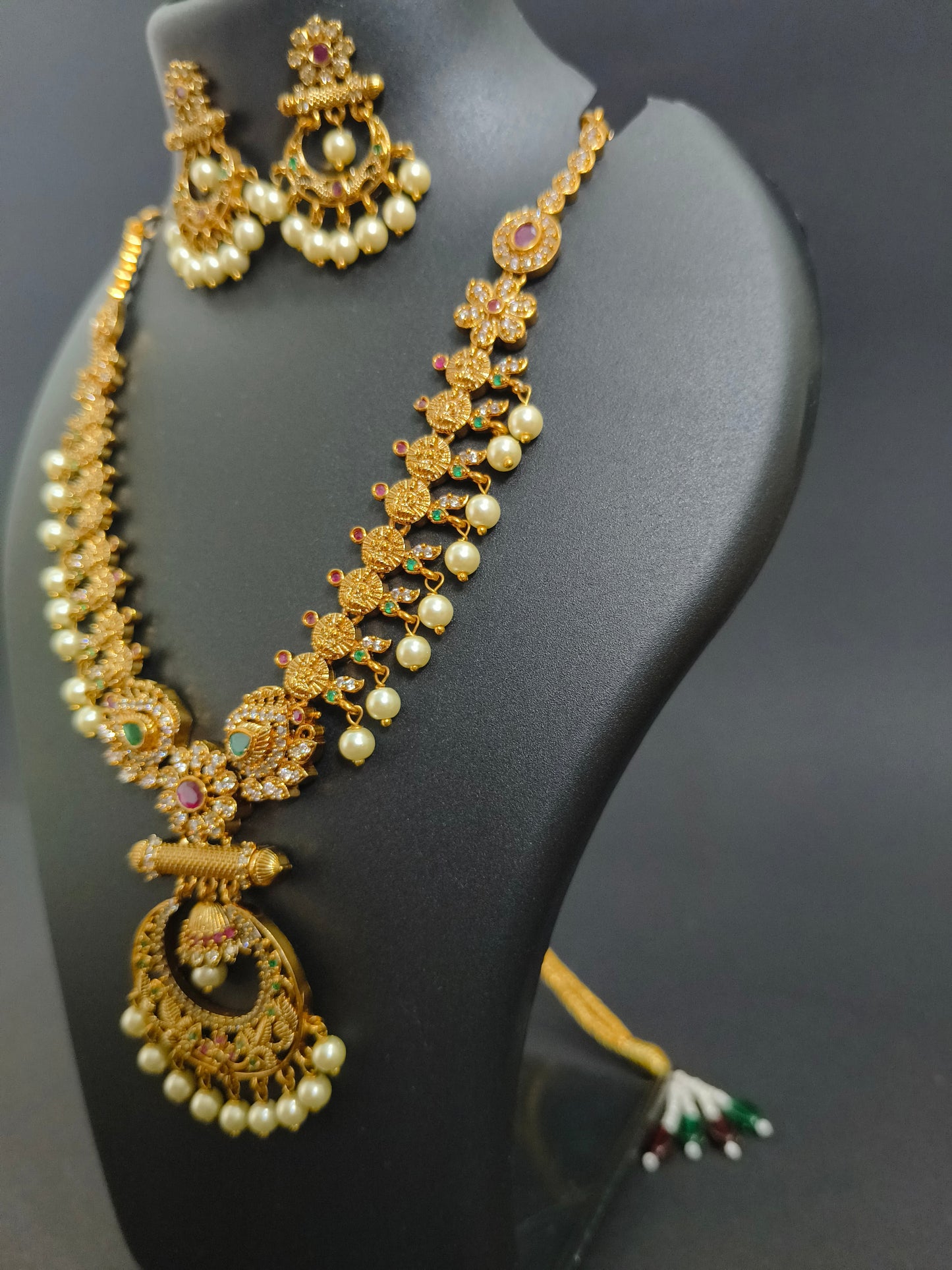 Golden Tapestry of Tradition Necklace Set