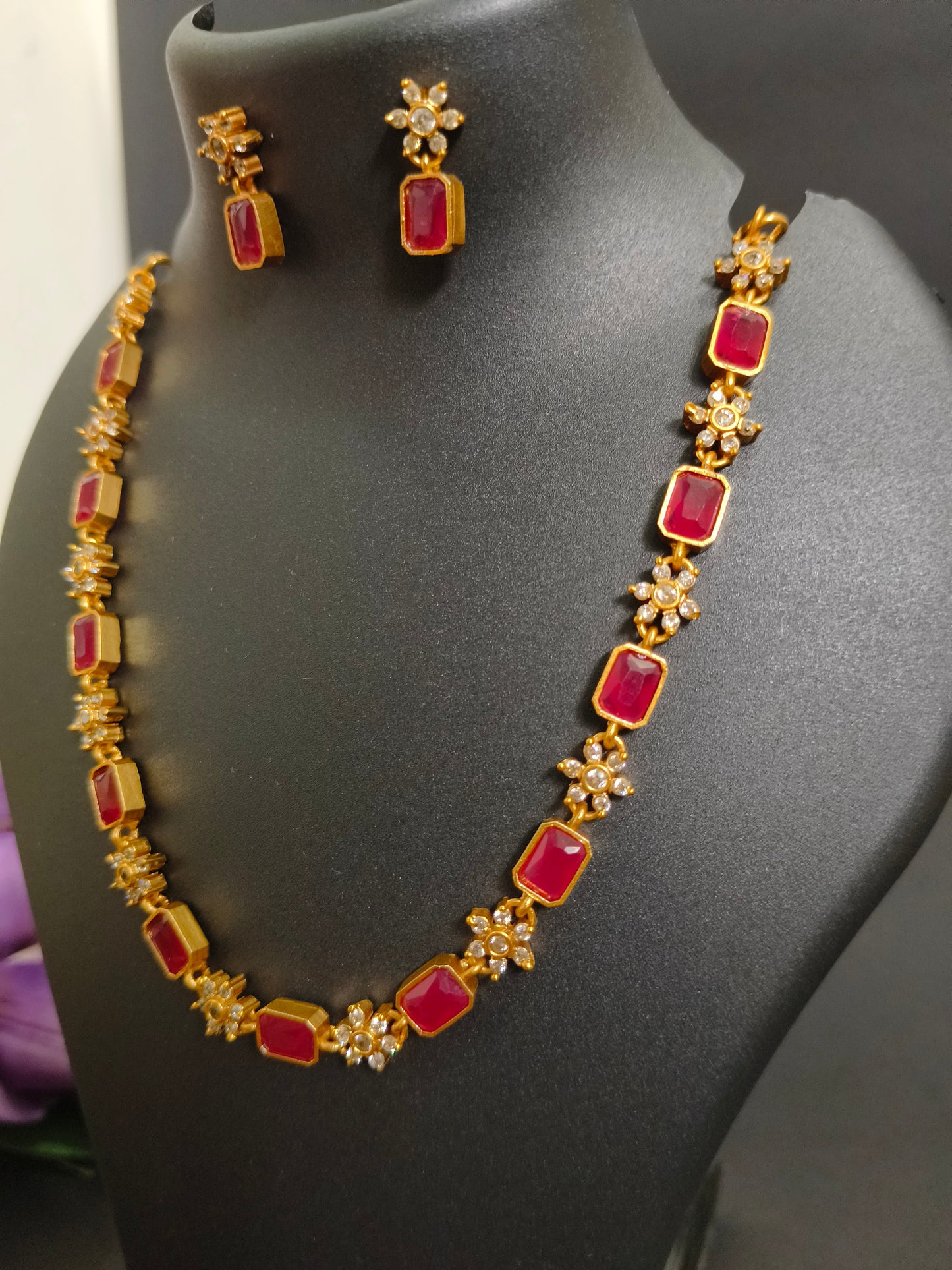 Gemstone Glory Necklace Set