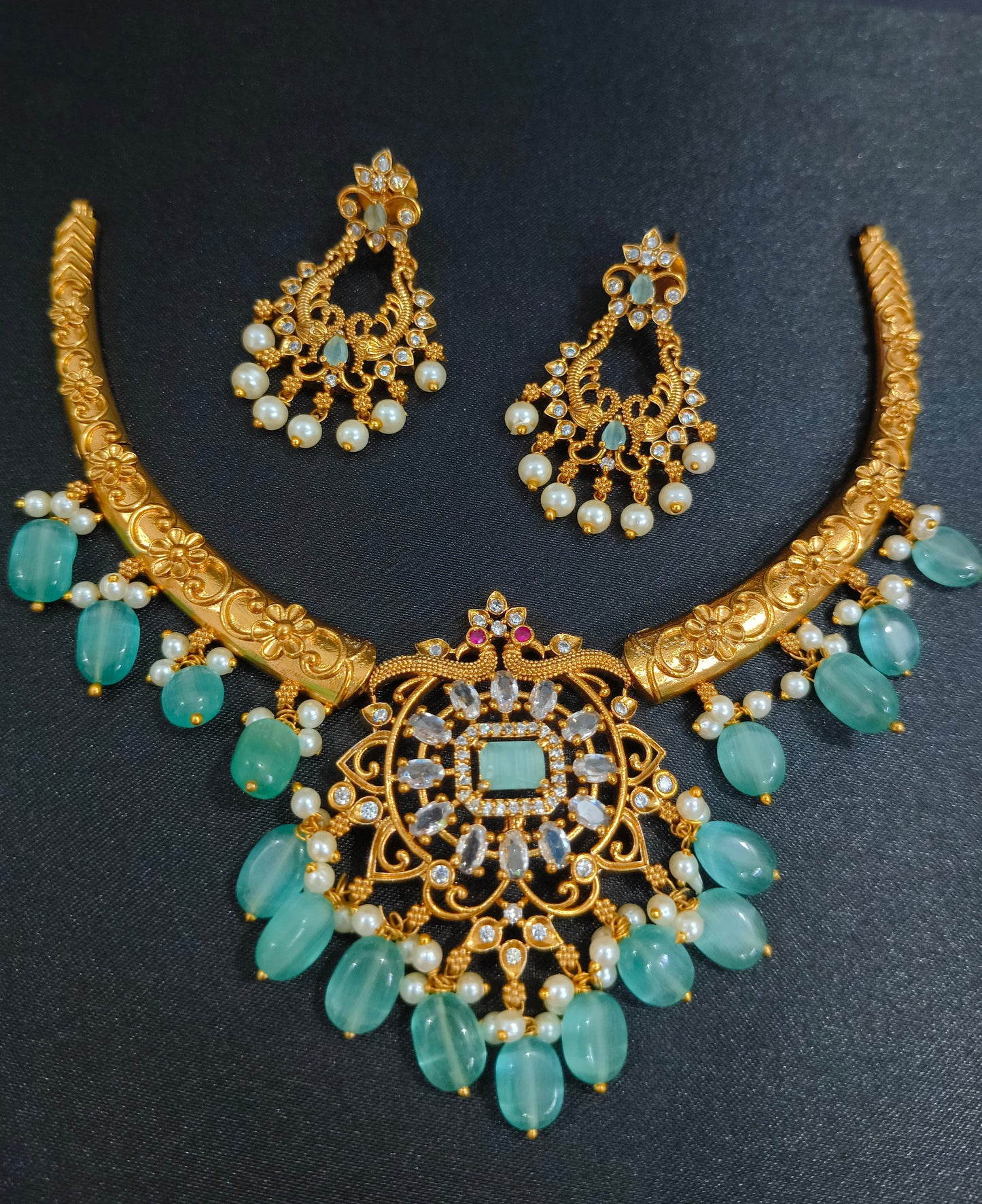 Royal Mint Cascade Necklace Set