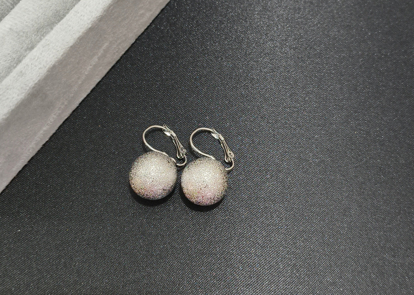 Shiny Spheres Earrings - Silver