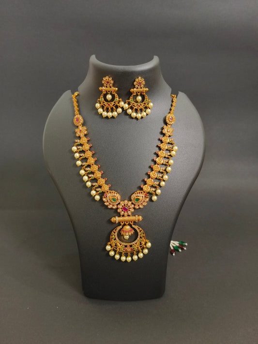 Golden Tapestry of Tradition Necklace Set