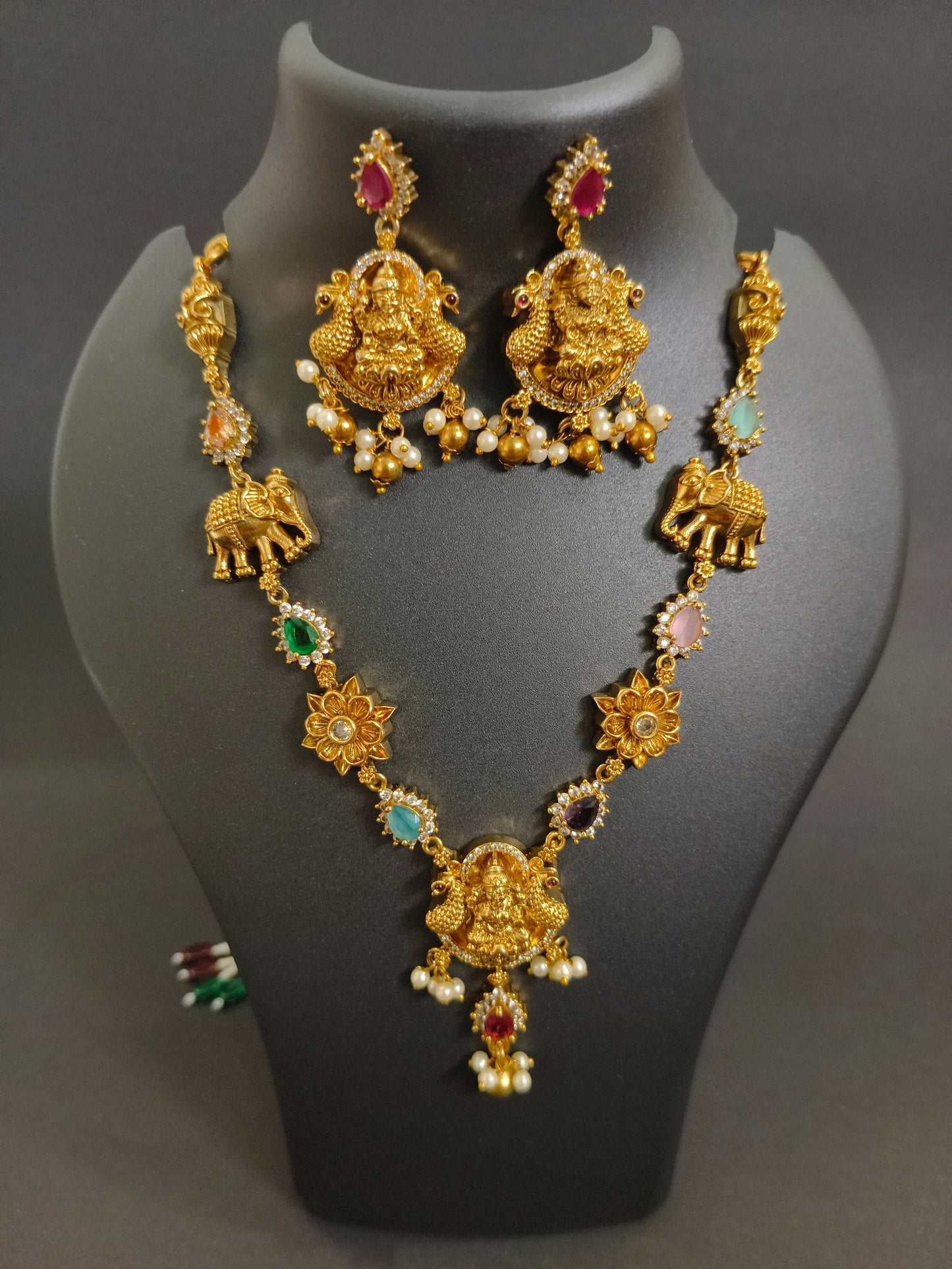 Antique Lakshmi's Lotus Bloom Necklace Set