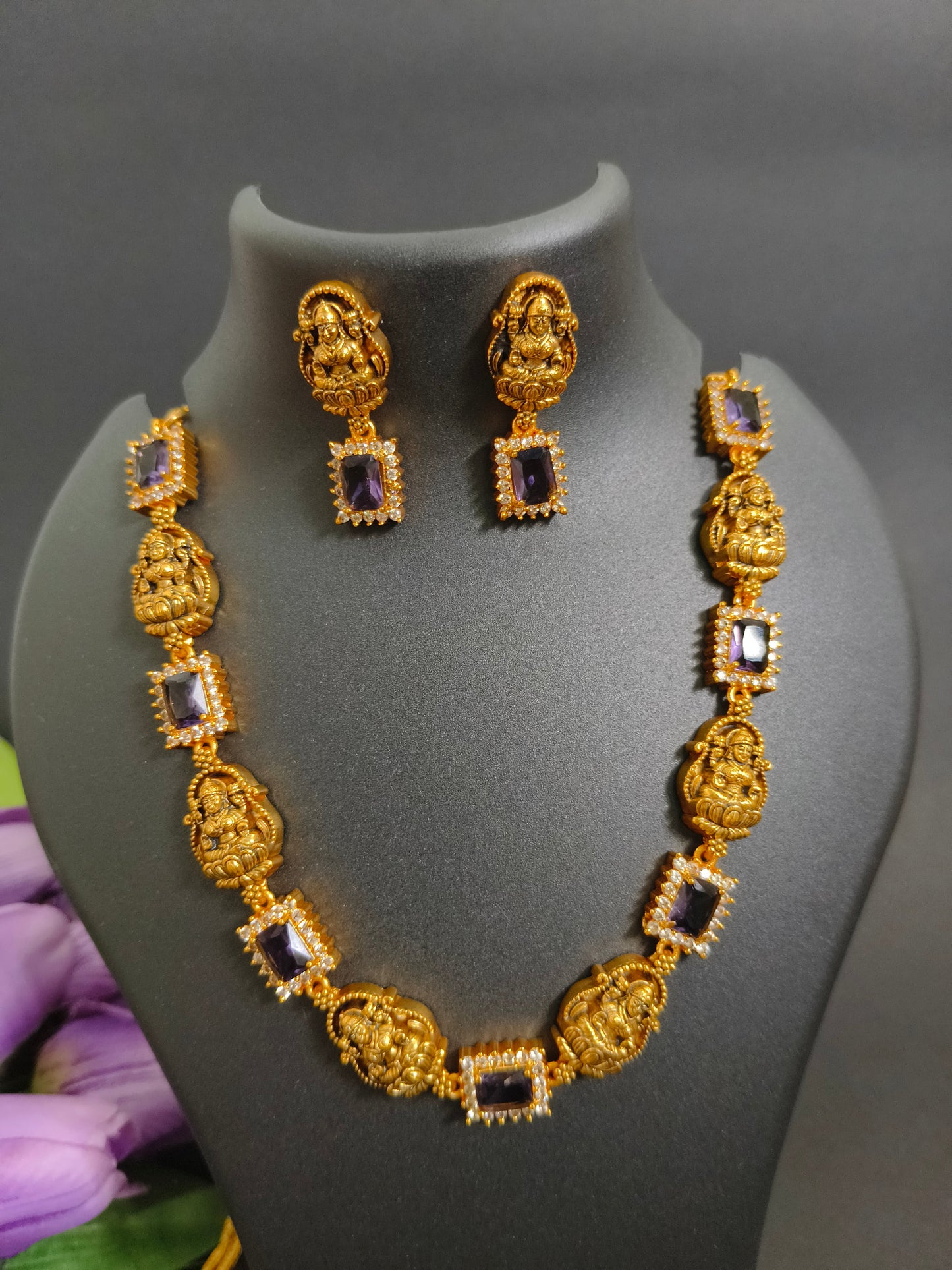 Antique Regal Radiance Necklace Set