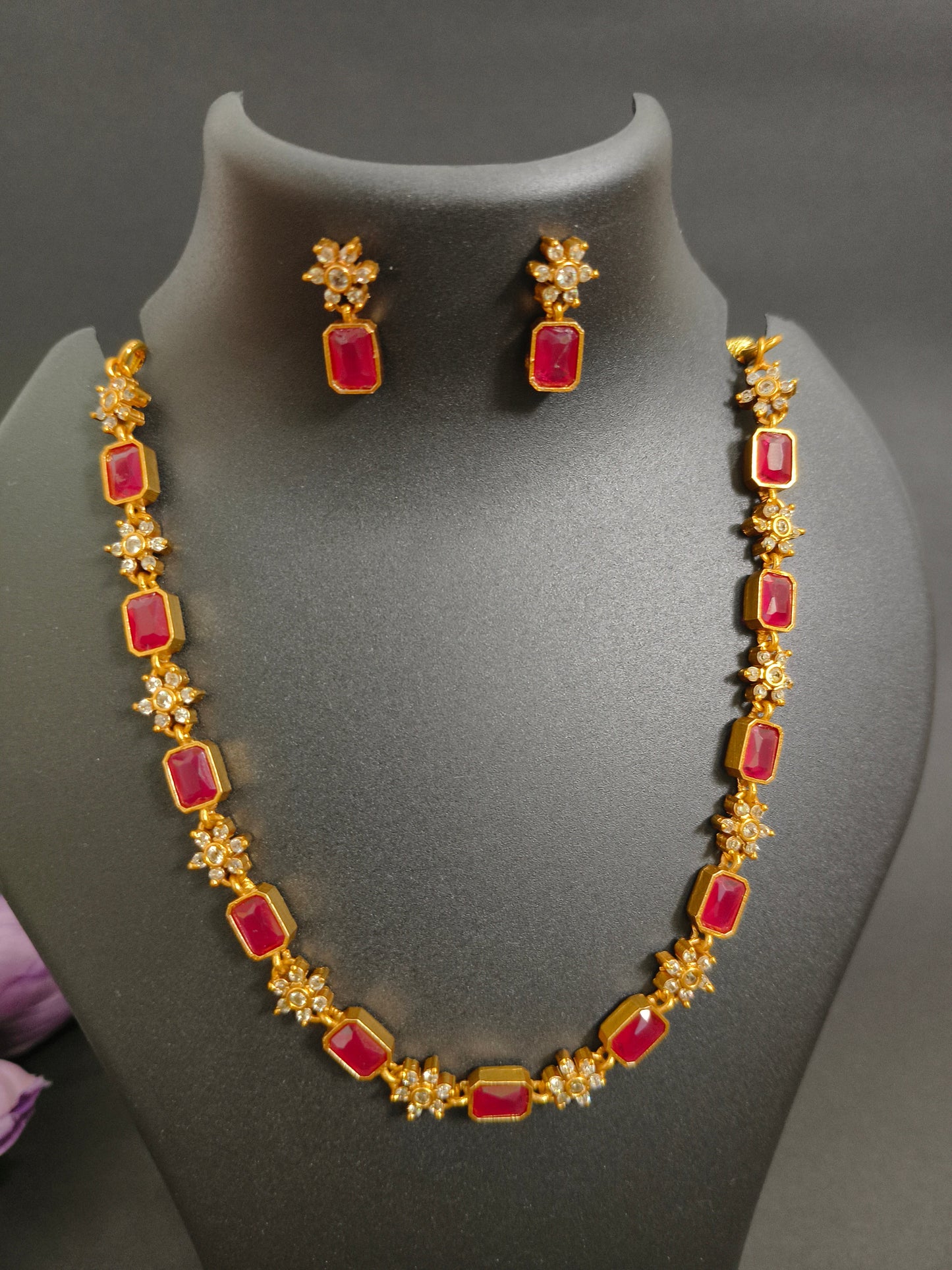 Gemstone Glory Necklace Set