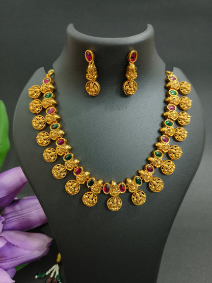 Antique Golden Glamor Necklace Set