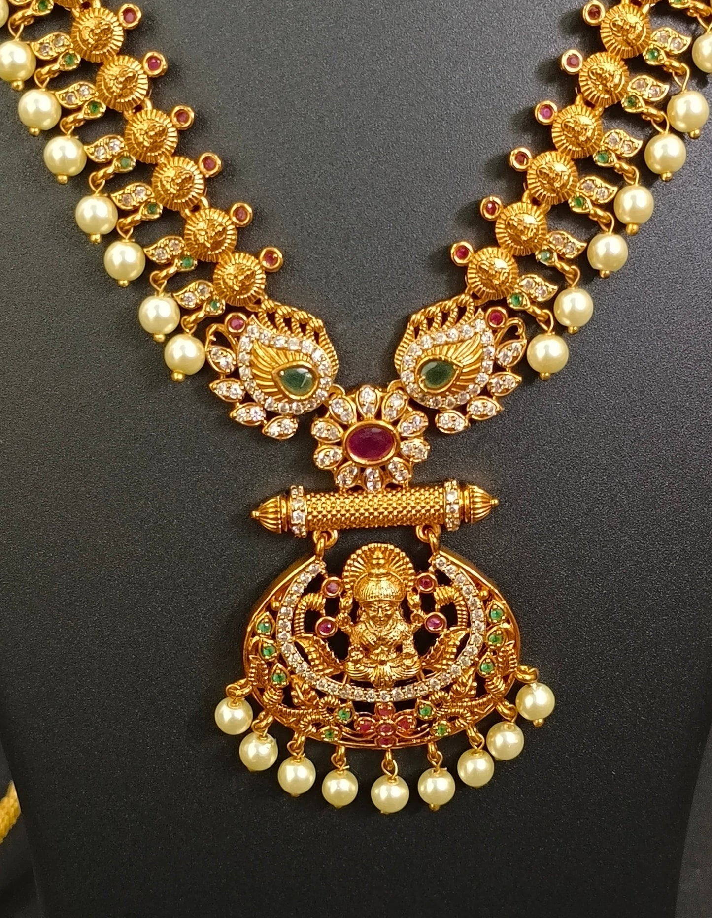 Golden Heritage Necklace Set