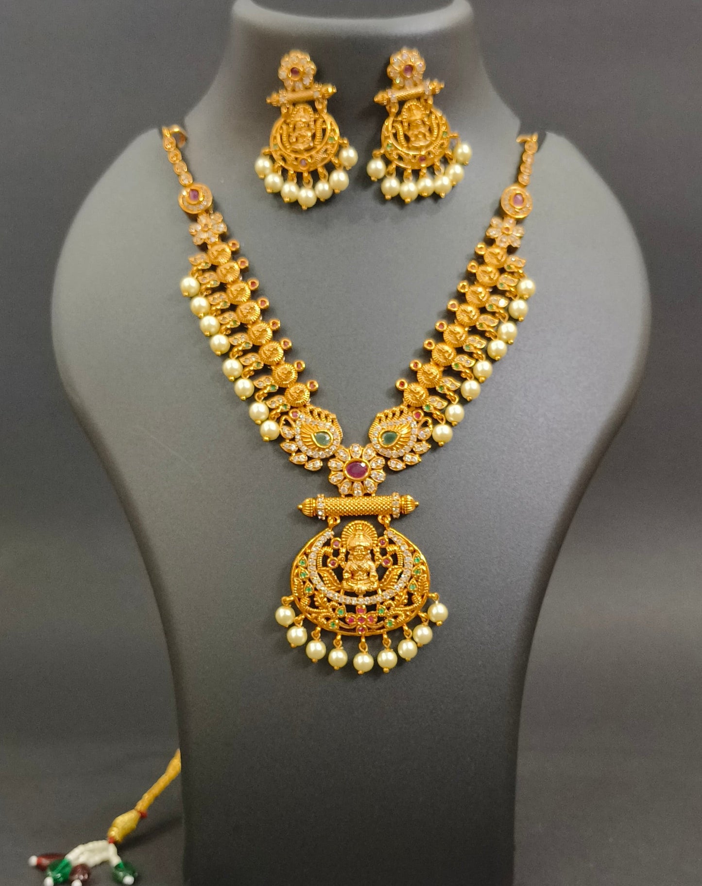 Golden Heritage Necklace Set