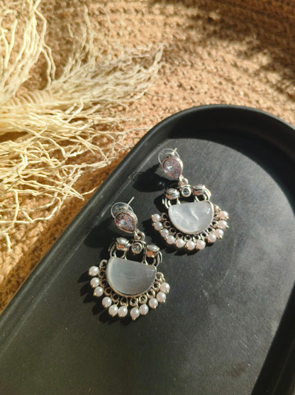 Vintage Vibes Earrings - Grey